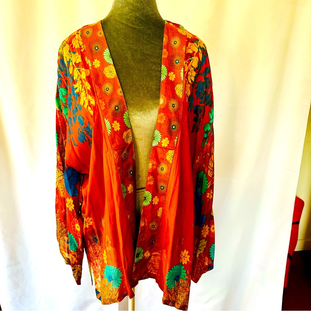 Stunning new without tags Powder modern  kimono.